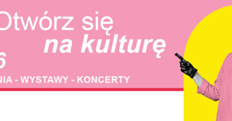 Baner promujący akcję „Weekend Seniora z Kulturą” odbywającą się w dniach 3–4.10.2026 pod hasłem „Otwórz się na kulturę”. Grafika przedstawia po prawej stronie uśmiechniętą kobietę w okularach, berecie i różowym żakiecie na tle żółto-czerwonego łuku, a po lewej datę, zakres wydarzeń (warsztaty, spotkania, wystawy, koncerty) oraz logo Ministerstwa Kultury i Dziedzictwa Narodowego.